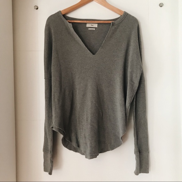 TNA Grey Ribbed V-Neck Thermal